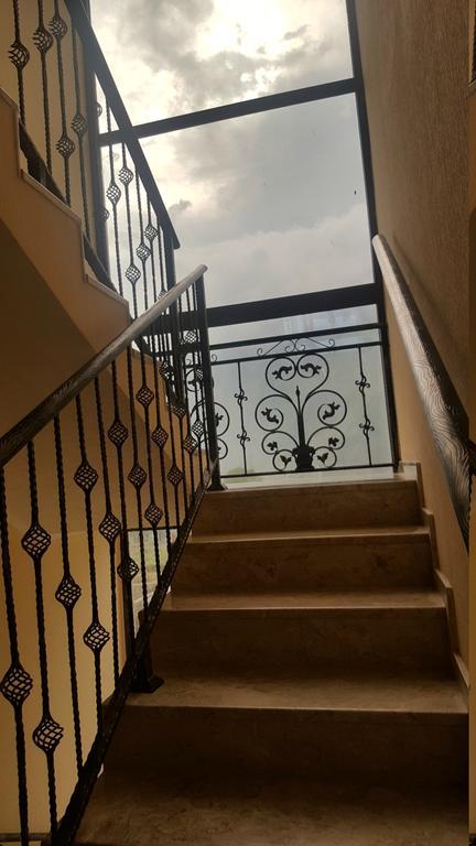 Tower Hotell Kazbegi Eksteriør bilde