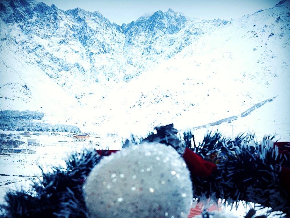 Tower Hotell Kazbegi Eksteriør bilde