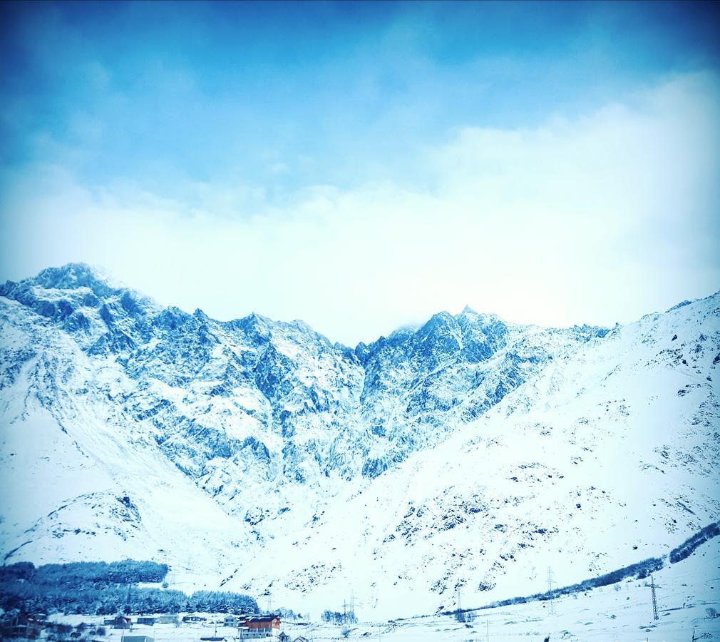 Tower Hotell Kazbegi Eksteriør bilde
